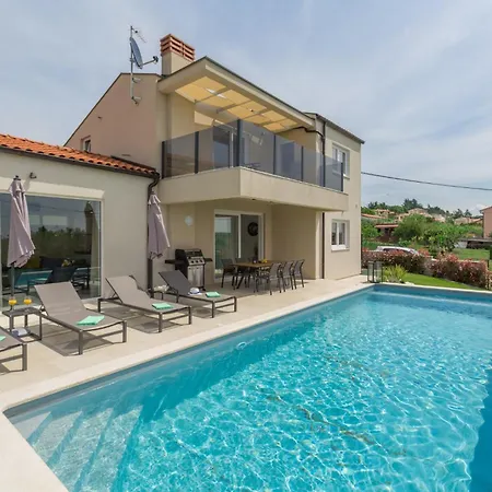 Nika In Markovac - Haus Fuer 6 Personen * Višnjan